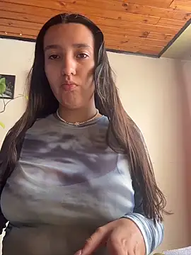 Alix Rousses21 online show from April 1, 6:05 pm