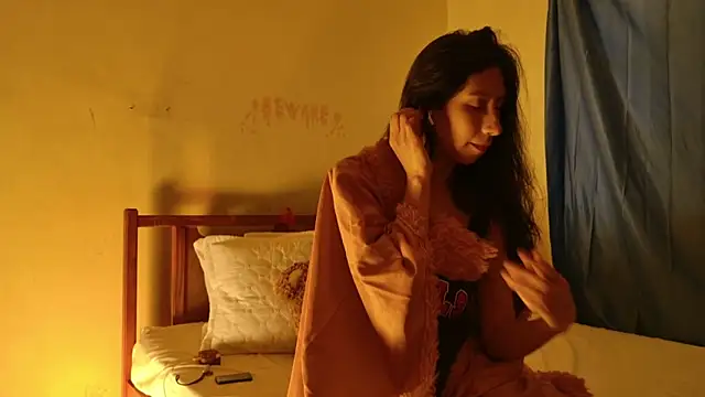 MoonLipsON- online show from December 5, 9:27 pm