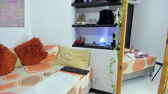 sandrafarrely online show from April 20, 5:43 am