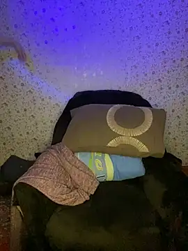 NicollVeys online show from March 3, 4:24 pm