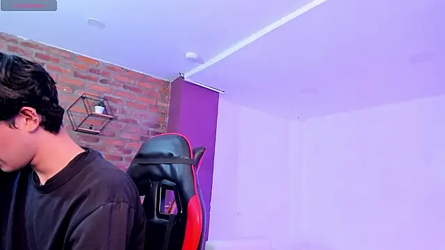 HotThreesoome online show from March 27, 12:17 pm