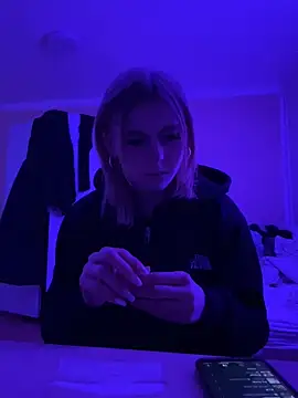 Milly-Kiss online show from February 4, 9:07 pm