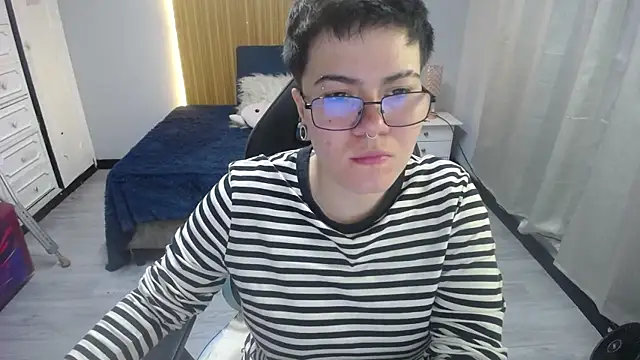 geminis xxx online show from April 18, 4:15 am