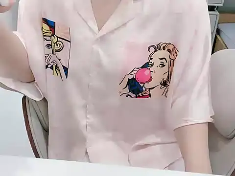 KellyCin online show from April 17, 3:25 pm