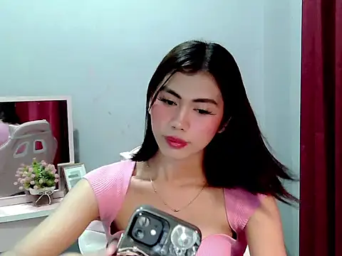 Ur hottestdella online show from February 16, 7:14 pm