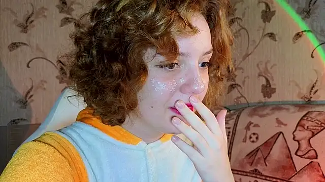 Ari Meow online show from December 19, 9:18 pm