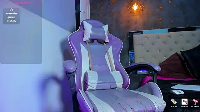 Aliice james online show from February 7, 10:57 pm