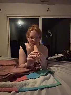 Lenaravenswood online show from April 4, 6:56 am