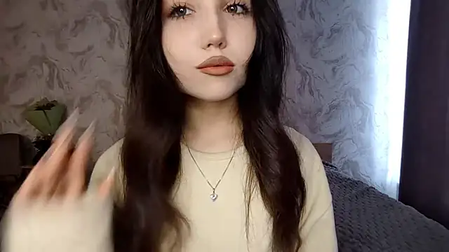 Qwami Amie online show from April 16, 6:46 am