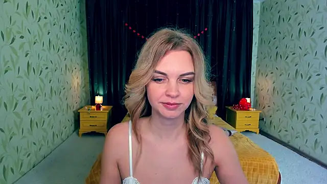 LunaFlinn online show from March 2, 5:08 am