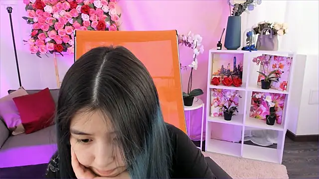 SirenMystiq online show from March 2, 8:10 am