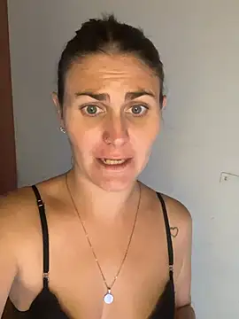 rubia culonaa online show from March 18, 6:24 pm