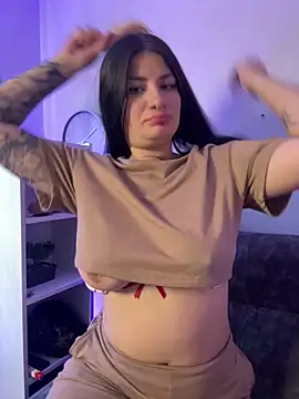 Lunaclarx online show from December 17, 3:38 pm