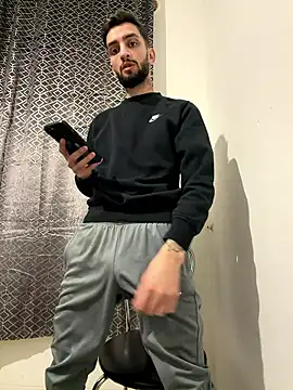 Juliann69Ramiro online show from January 8, 3:16 pm