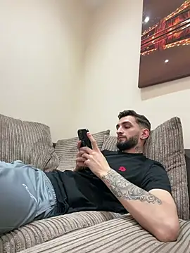 Juliann69Ramiro online show from January 17, 11:12 pm