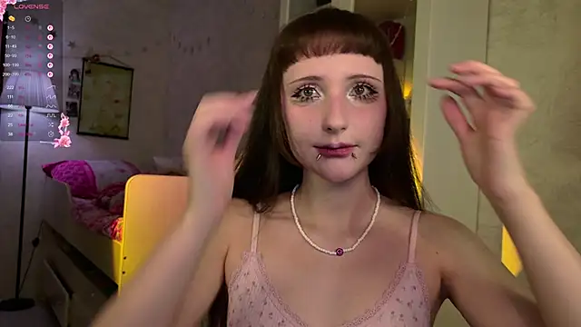 MiraJades online show from April 12, 10:12 pm