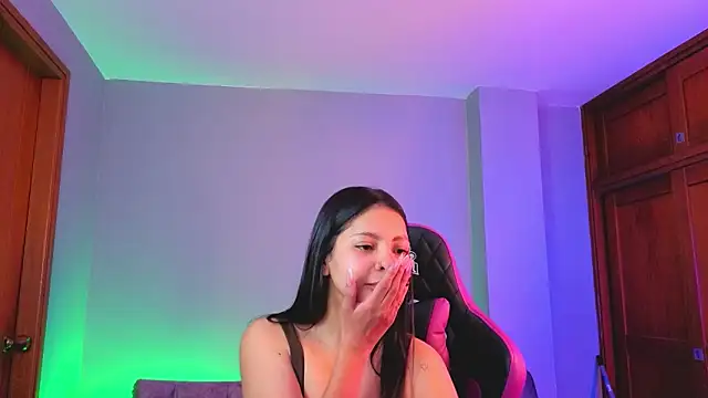 melanimorgan1 online show from March 21, 8:19 am