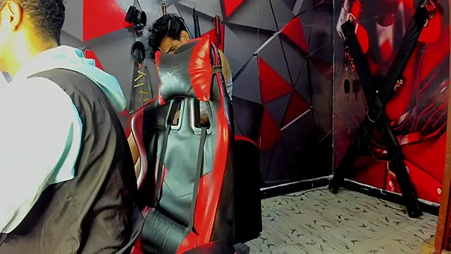 Hot Boys Without Limits online show from January 16, 3:57 am