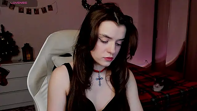  Valleria  online show from January 12, 7:41 pm