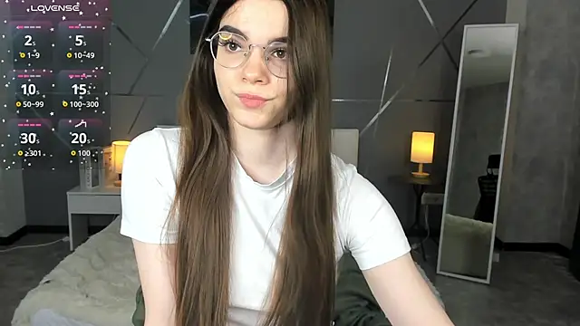 miss  evelyne online show from January 10, 1:21 am