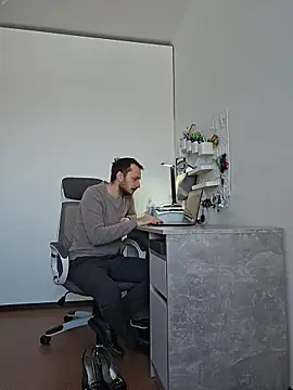 Lovebackground online show from February 3, 8:41 am