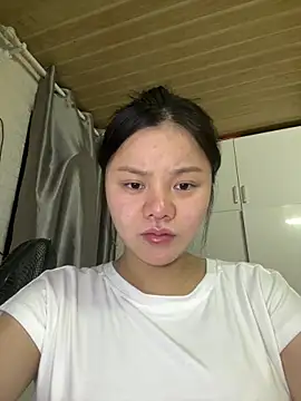 leo-kitty online show from March 6, 3:40 pm