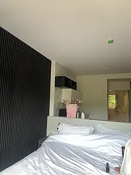 SunnyShiney online show from February 17, 2:55 am