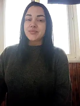 Nelle Roxy online show from January 9, 1:15 pm