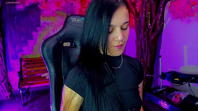 marahanson  online show from January 10, 7:29 pm