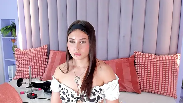 Miia Anderson online show from February 4, 8:01 pm