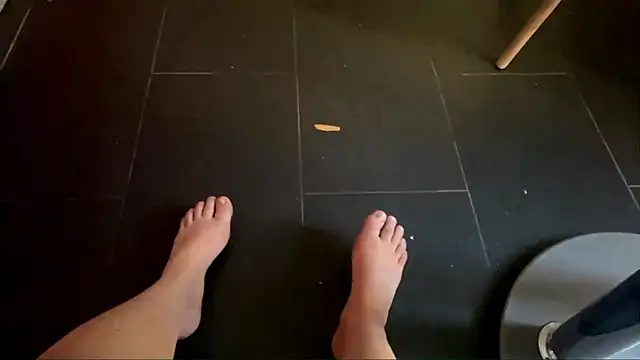 Leifuture online show from February 18, 10:25 am