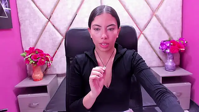 Alana Hotterr online show from December 14, 5:02 am