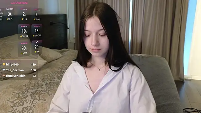 AlicePowells online show from March 28, 11:21 am