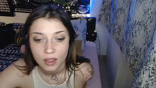 AlienforTwenty online show from March 28, 3:55 pm