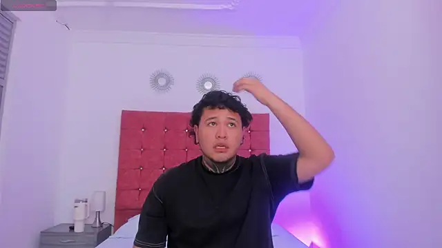 Beele and Evie online show from March 2, 11:39 am