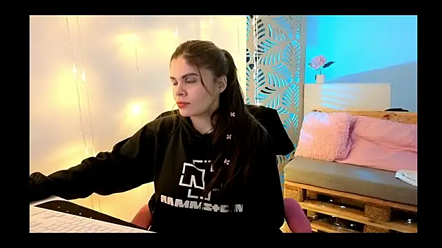 vickvalencia2 online show from January 9, 6:07 am