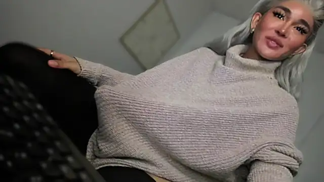 MissTransUSA online show from March 1, 3:56 pm