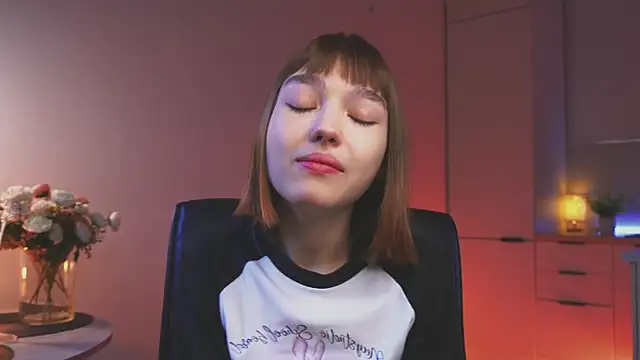 Leyla crsh online show from April 22, 5:15 am