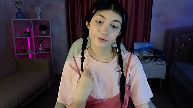 Mila Whelson online show from February 20, 1:34 pm