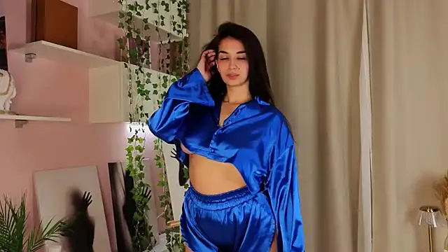 EmmyNoel online show from February 7, 7:51 pm