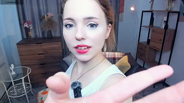 KymWestgaard online show from January 13, 9:46 am