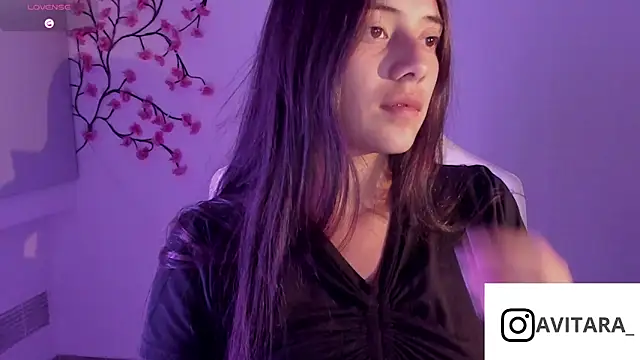 vanesita  online show from May 9, 2:35 am