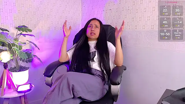 Ithan Skin online show from March 2, 12:23 pm