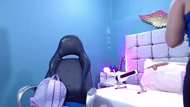 AuraArnau online show from January 5, 5:38 pm