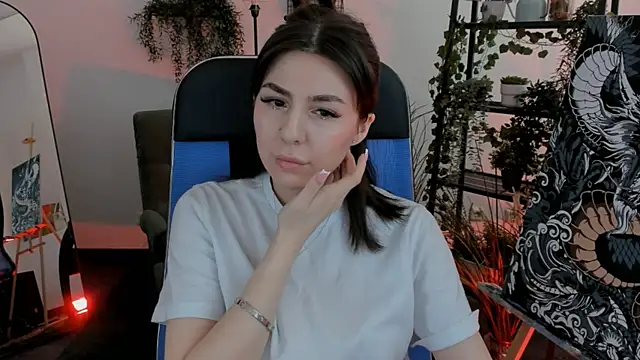 DiRosie online show from April 19, 8:14 am