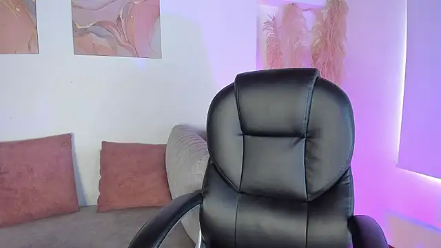 Amelie Wine online show from March 3, 2:12 pm