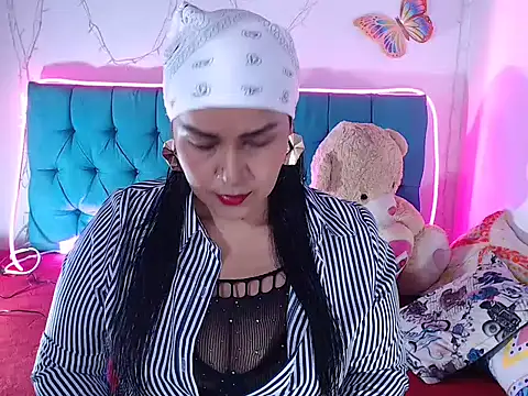 MarilynRoxy online show from January 12, 4:51 am