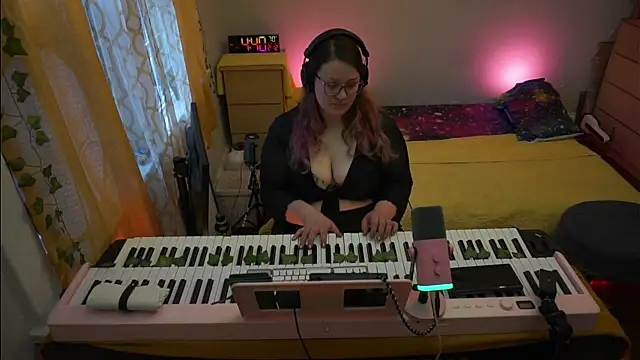 FireproofCuriousiteaze online show from February 12, 9:38 pm