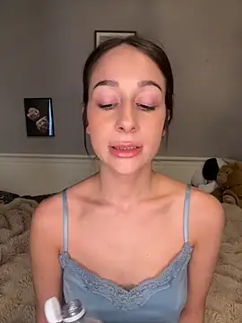 ChiaraSommer online show from April 9, 4:12 pm