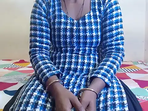 surbhi01 online show from December 19, 7:22 am